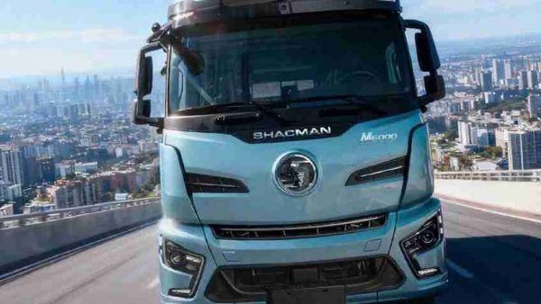 【明星车型】德龙M6000 大马力载货车 强劲节油 舒适驾乘