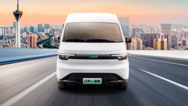 行业里程碑！江铃 E 福顺获颁行业首款电动轻型商用车1级能效，引领绿色城配新标杆！