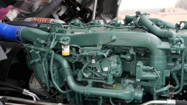 芯视界｜J6 Pro 6SV3 LNG牵引车：打破固有局限，解锁货运新可能！