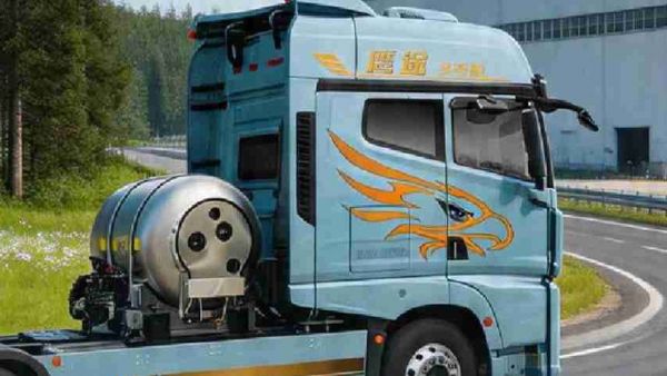 踏实跑放心赚，解放鹰途收益不设限！