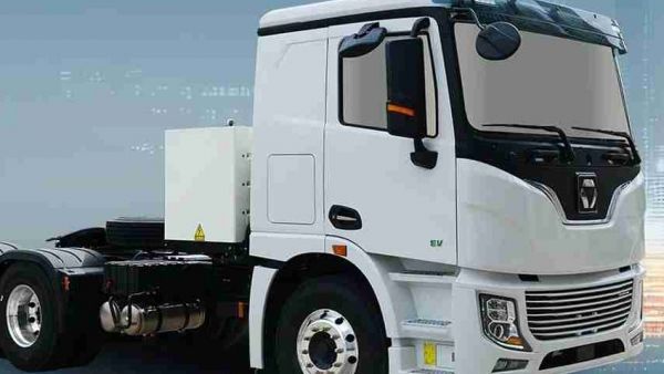 焕新启程，徐工448度叠层电池标载版牵引车高效创富