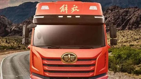 J6V 8×4载货车：创富路上的全能实力派