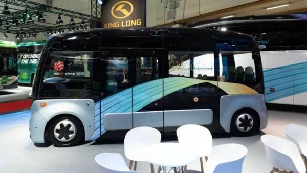 数智引领，驭见未来——金龙无人配送车亮相第九届数字中国建设峰会