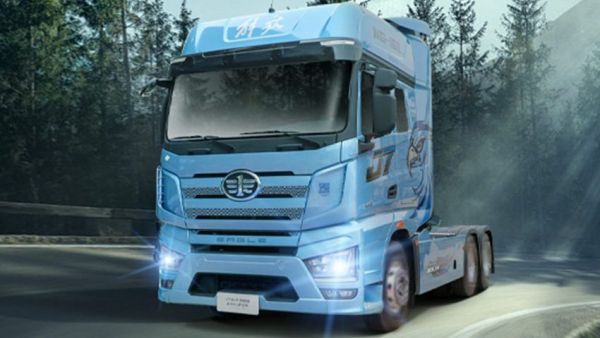 J7 6SX1 660马力领航版牵引车：创富随行，实力领航！