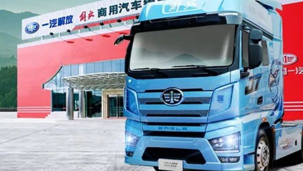 芯视界丨J7 6SX1 660马力领航版牵引车：创富随行，实力领航！