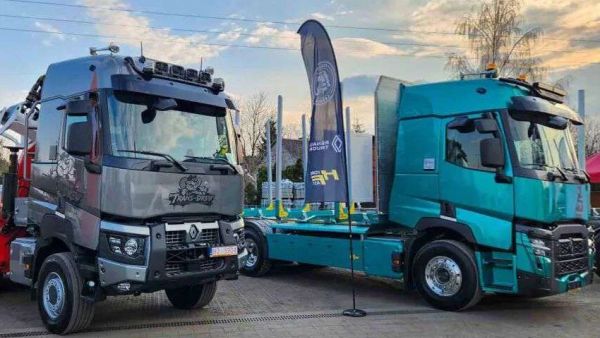 6×6驱动的“法式”沃尔沃卡车？内饰外观都独具特色，雷诺K520木材运输车实拍