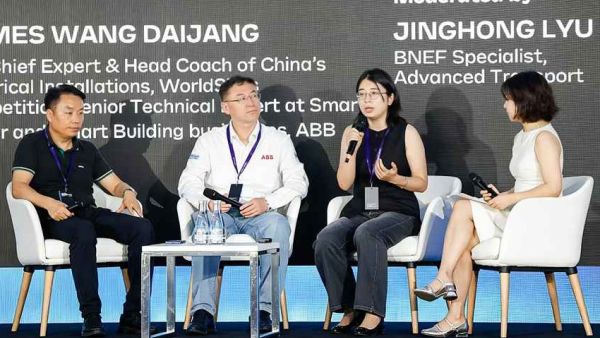 亿纬锂能卢海燕博士：从赛道到公路，以极致技术加速智能出行