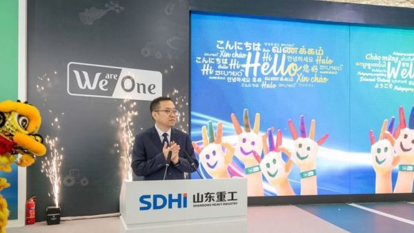 山东重工集团绿色智能产品展示会在越南河内开展