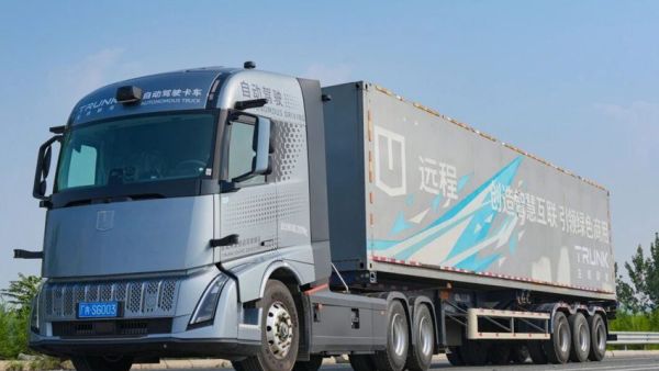 国内首个商用车1+4编队技术达成！吉利远程星瀚H完成多车编队自动驾驶实测