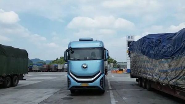 与欧曼同行 高效之路！欧曼银河燃气车：孟师傅跨省长途干线增收利器