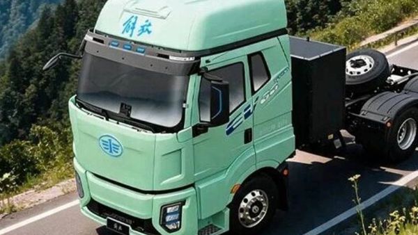 J6 Pro纯电牵引车：一路从容到底，越开越上瘾