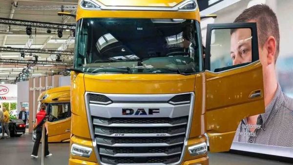 2026IAA：超大驾驶室+米勒循环发动机，无缘国内的欧洲旗舰重卡有多强？达夫XG+深度实拍评测