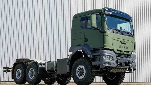 它是“换皮”版本的曼恩TGS？波兰自主的6×6军用卡车，STAR 33.440牵引车实拍
