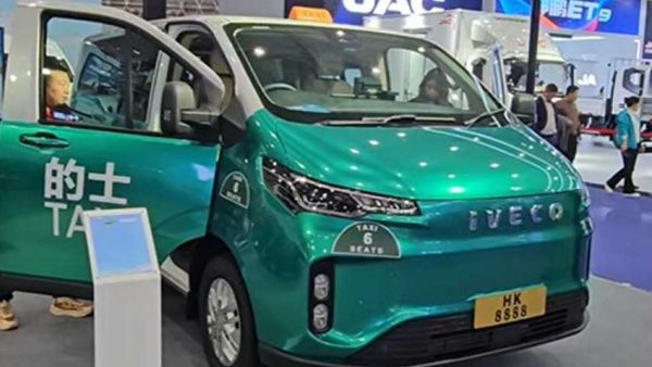 香港的士全新车型，右舵依维柯聚星EV