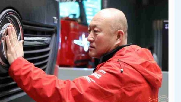 百万公里无大修！两代卡友的东风情，三十余载致富路