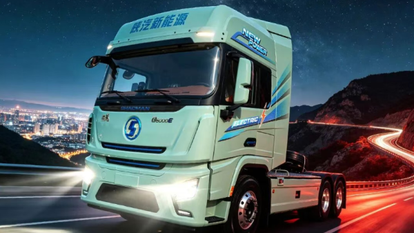 德龙G6000E底置600/500度新能源牵引车，创享高效运营价值新标杆！