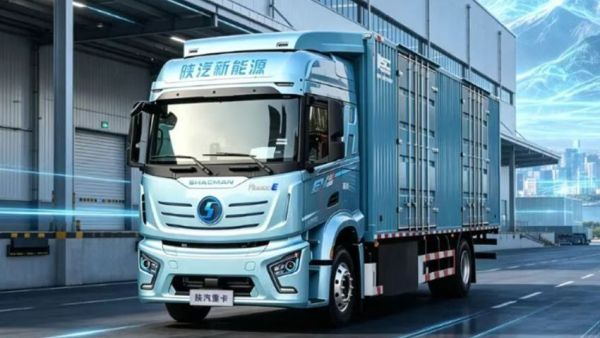 德龙H6000E快递快运新能源载货车，潮酷外观大座舱，跑快递不累腰！