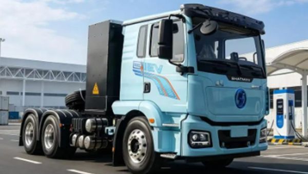 陕汽新能源M3000E牵引车，同级自重最轻，省电超快充，稳定耐用快回本！