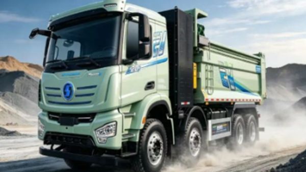德龙H6000E新能源自卸车，IP68级防水防护搭配高效制动系统，适配工地严苛工况！