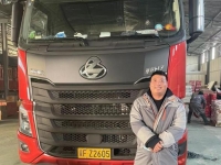 年仅23岁的“老司机”，敢想敢干的的“拼命三郎”