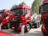 乘龙H5超轻版LNG低自重、低气耗,卡友的赚钱利器