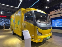 科技智能配置拉满！庆铃EVM600惊艳2023中国国际智能产业博览会