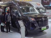 首发亮相！纯电宽体轻客东风御风V9E闪耀中国国际商用车展