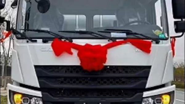 轻量化全新升级，华菱星马轻骑兵搅拌车再度交车