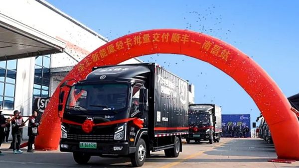 新元贺瑞开门红!百台徐工新能源轻卡交付顺丰集团