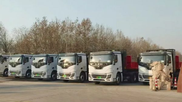 首批交付!徐工纯电动牵引车开进山东聊城