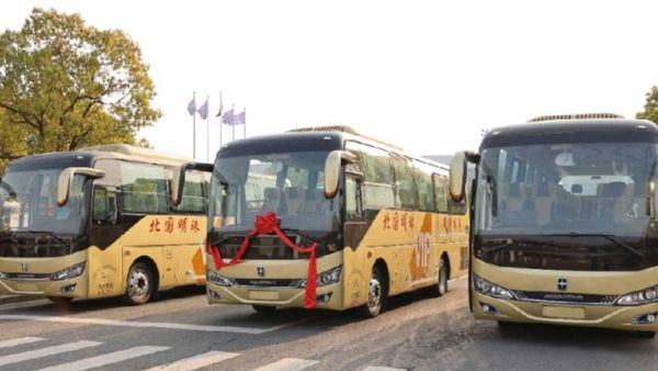 亚星39座客车交付鹤岗，为 北国明珠 添彩