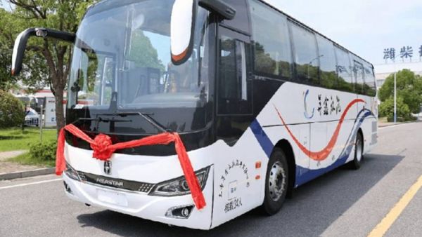 亚星X11又赴云南！昇鑫添置“大沙发”旅游车