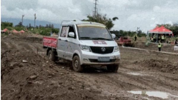 成功汽车“雅迪杯”越野赛零损征服瑞丽险途！