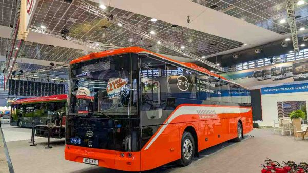 锚定欧洲城际通勤市场，比亚迪B12.b HF纯电动客车全球首发亮相Busworld展会，带看它实力几何